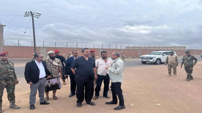 محافظ لحج الحالمي يشيد بجهود مؤسسة المياه ويوجه ببذل الجهود والطاقات لصمان عدم انقطاع الماء على المواطنين