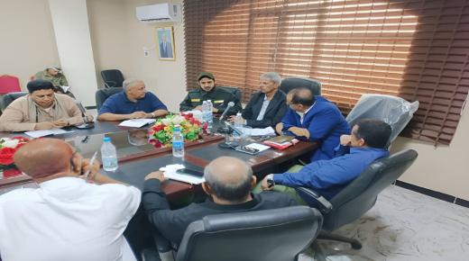 محافظ لحج يترأس اجتماعاً موسعاً للجنة الطوارئ بالمحافظة لمواجهة المنخفض الجوي