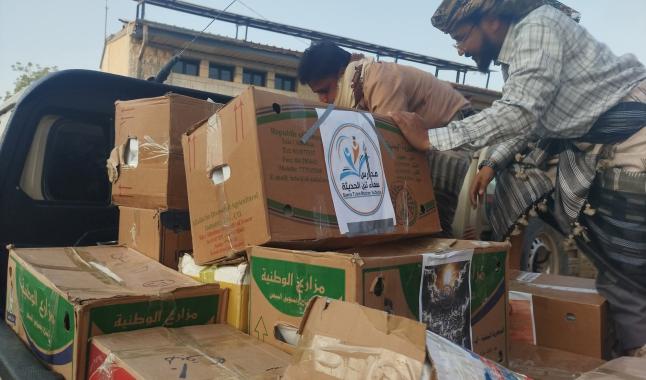 بتوجيه وإشراف مباشر من محافظ المحافظة “الحالمي”  لجنة الحشد والإسناد المجتمعي بلحج تقدم دعماً غذائياً متنوعاً للالوية المرابطة في جبهتي الإغبرة والزريقة