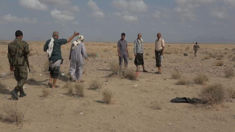 محافظ لحج يوجه بتسريع الاستجابة لأزمة النزوح والطوارئ الإنسانية تبدأ إجراءات استلام موقع مخيم إنساني بوهط تبن – عتيرة