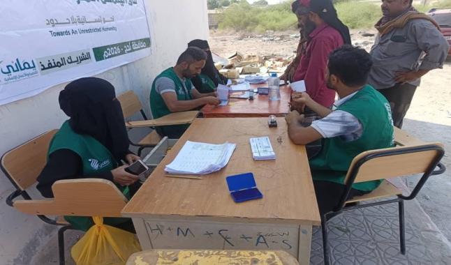 بتوجيهات المحافظ  .. لجنة الطوارئ بلحج تدشن مشروع توزيع المساعدات الغذائية والنقدية بدعم من مركز سلمان وأوكسفام وبرنامج الغذاء العالمي