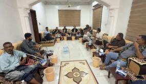 عقب عودتهم من ايصال القافلة لابطال الصبيحة..  محافظ لحج يستقبل أبناء المفلحي ويشيد بموقفهم الوطني في الإسناد الشعبي للجبهات