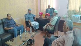 امين المجلس محلي لحج يلتقي اللجنة الاهلية ومجلس الآباء بمنطقة ذي ناخب لبعوس