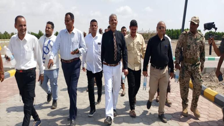 محافظ لحج يطلع على جهوزية المرافق الخدمية الأساسية بمشروع حديقة لحج الكبرى