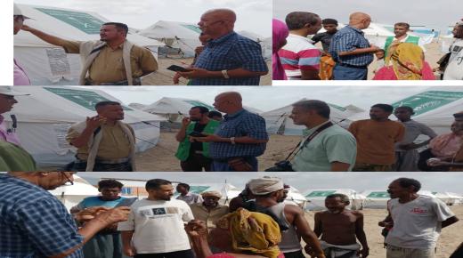 مدير إدارة الوحدة التنفيذية لإدارة مخيمات النازحين بمحافظة لحج يتفقد أوضاع النازحين في مخيم عتيرة 2 بمديرية تبن
